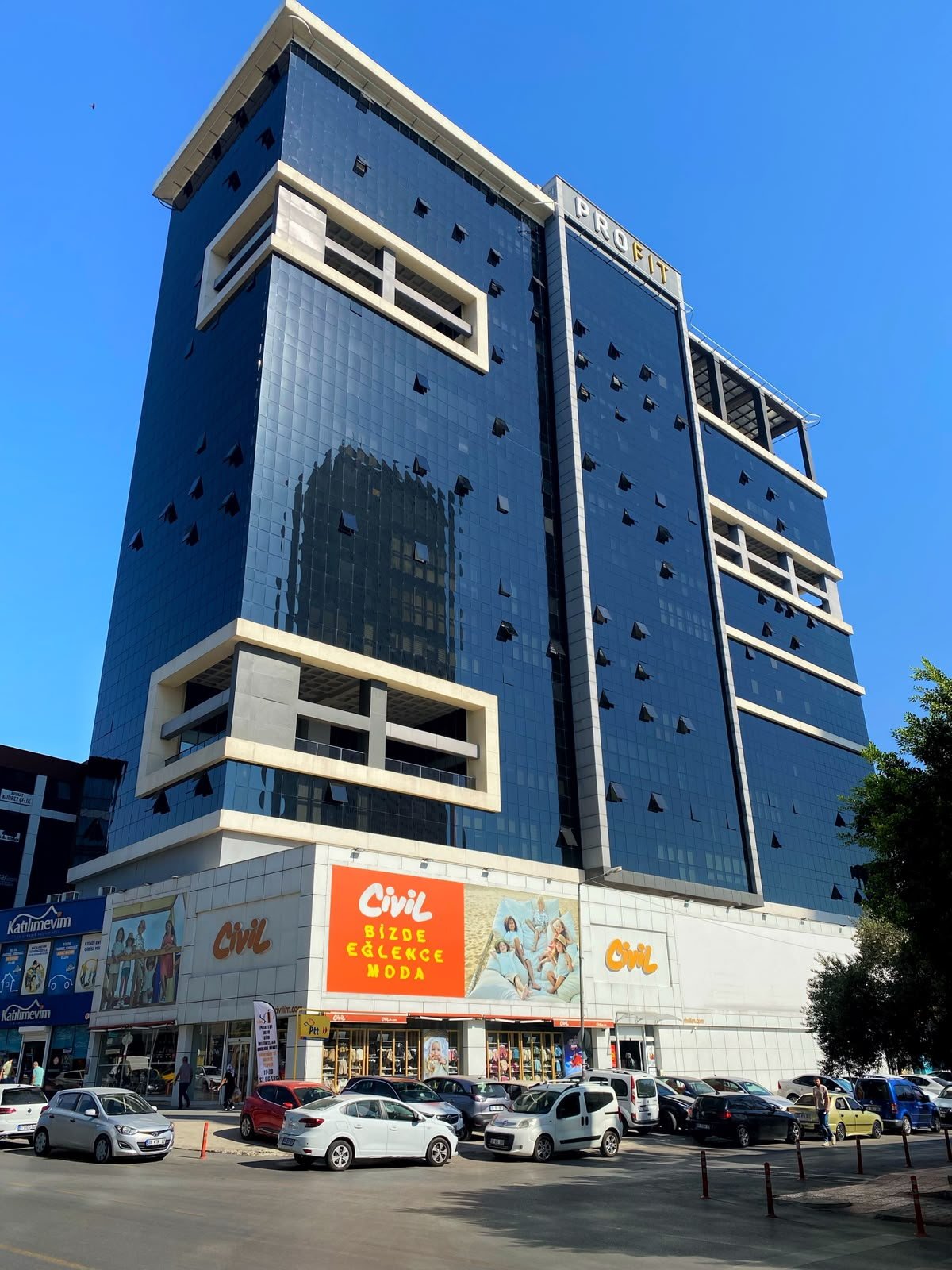 Profit İş Merkezi binası, Akdeniz / Mersin — mavi cam cepheli yüksek iş merkezi